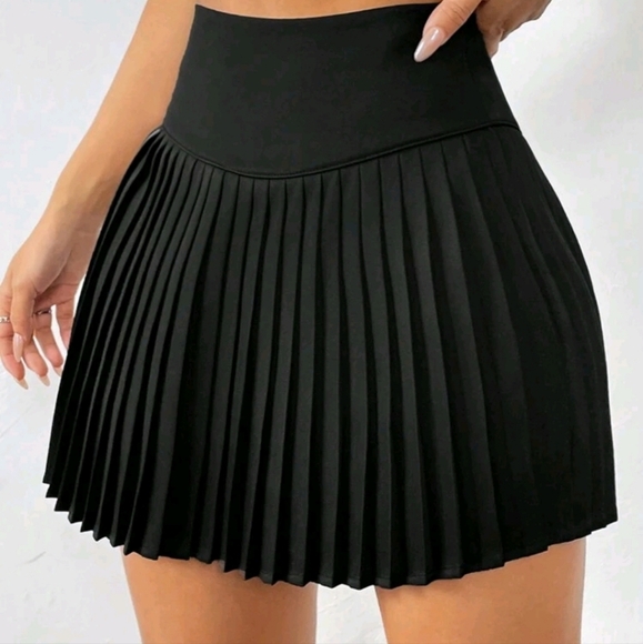 Women's Fashionable High-Waisted Solid Color Pleated Skirt - Picture 1 of 4